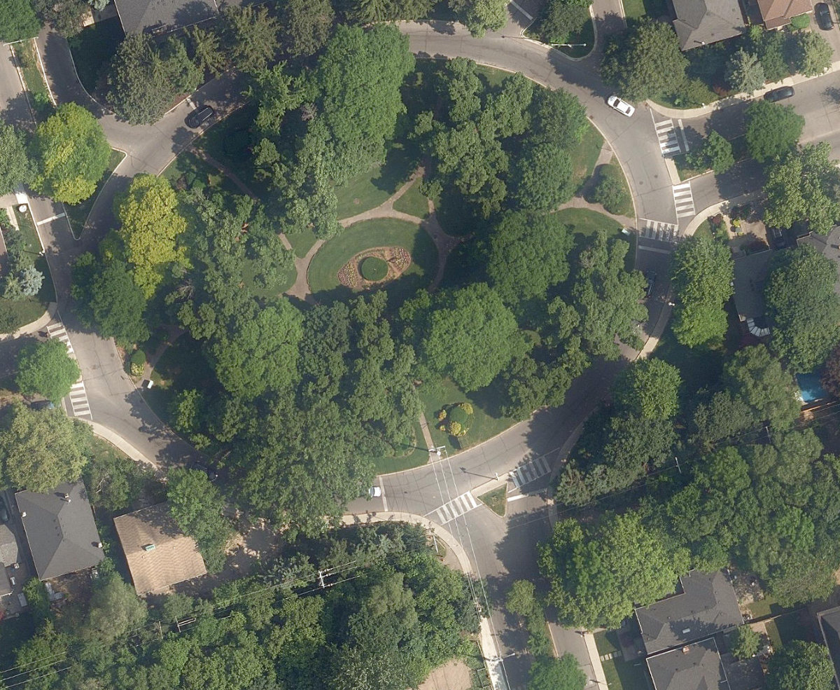 Nicol Macnicol Parkette — site photograph