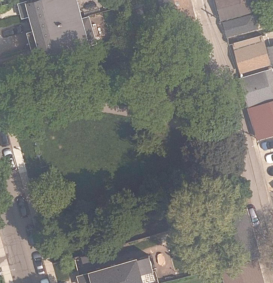 Roxton Road Parkette — site photograph