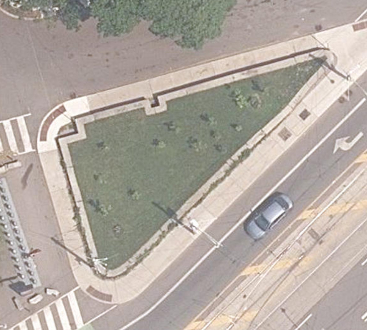 College - St. Helens Traffic Islands — site photograph