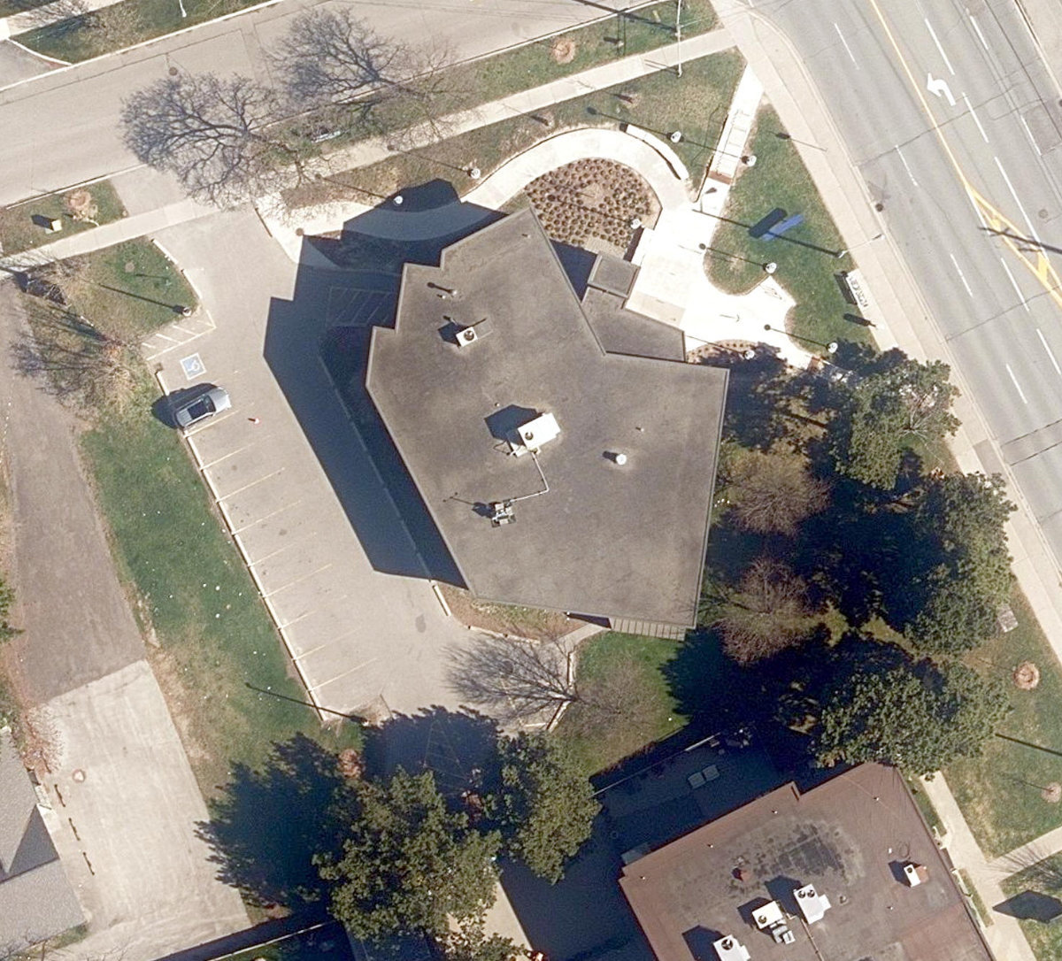 Whitfield Parkette — site photograph