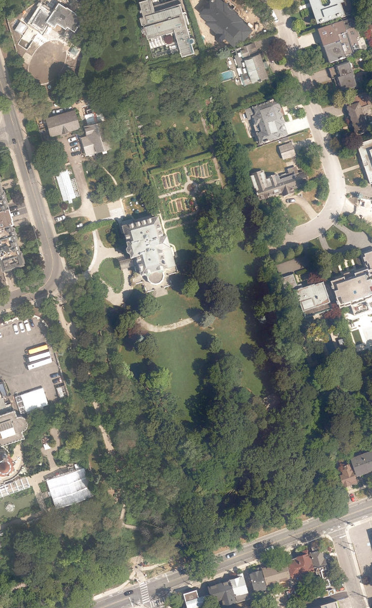 SPADINA MUSEUM - HISTORIC HOUSE AND GARDENS - Building Grounds — site photograph