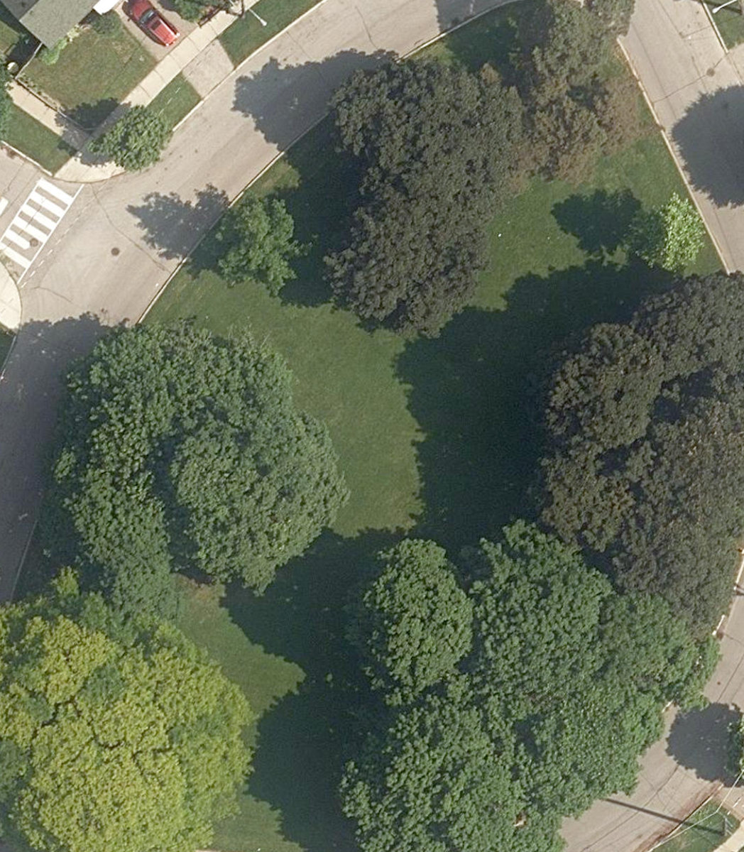 Hearst Circle Parkette — site photograph