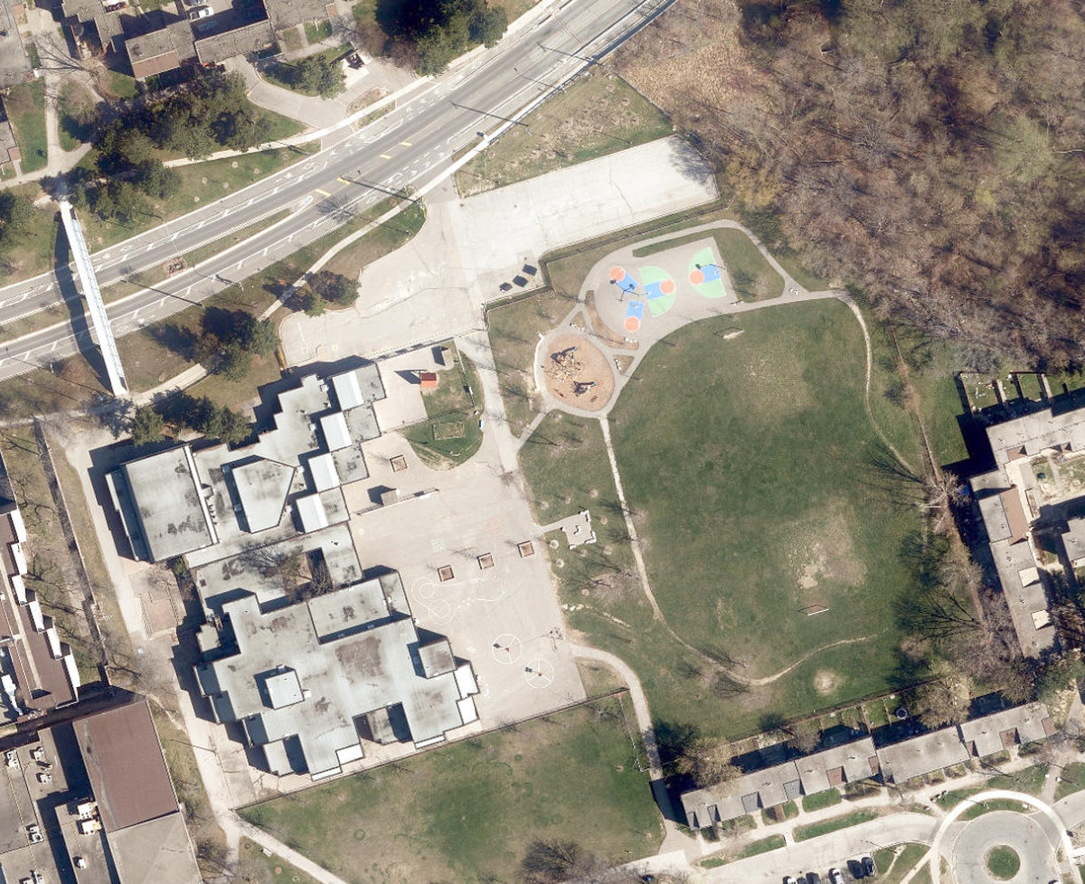 SHOREHAM PUBLIC SCHOOL - Building Grounds — site photograph