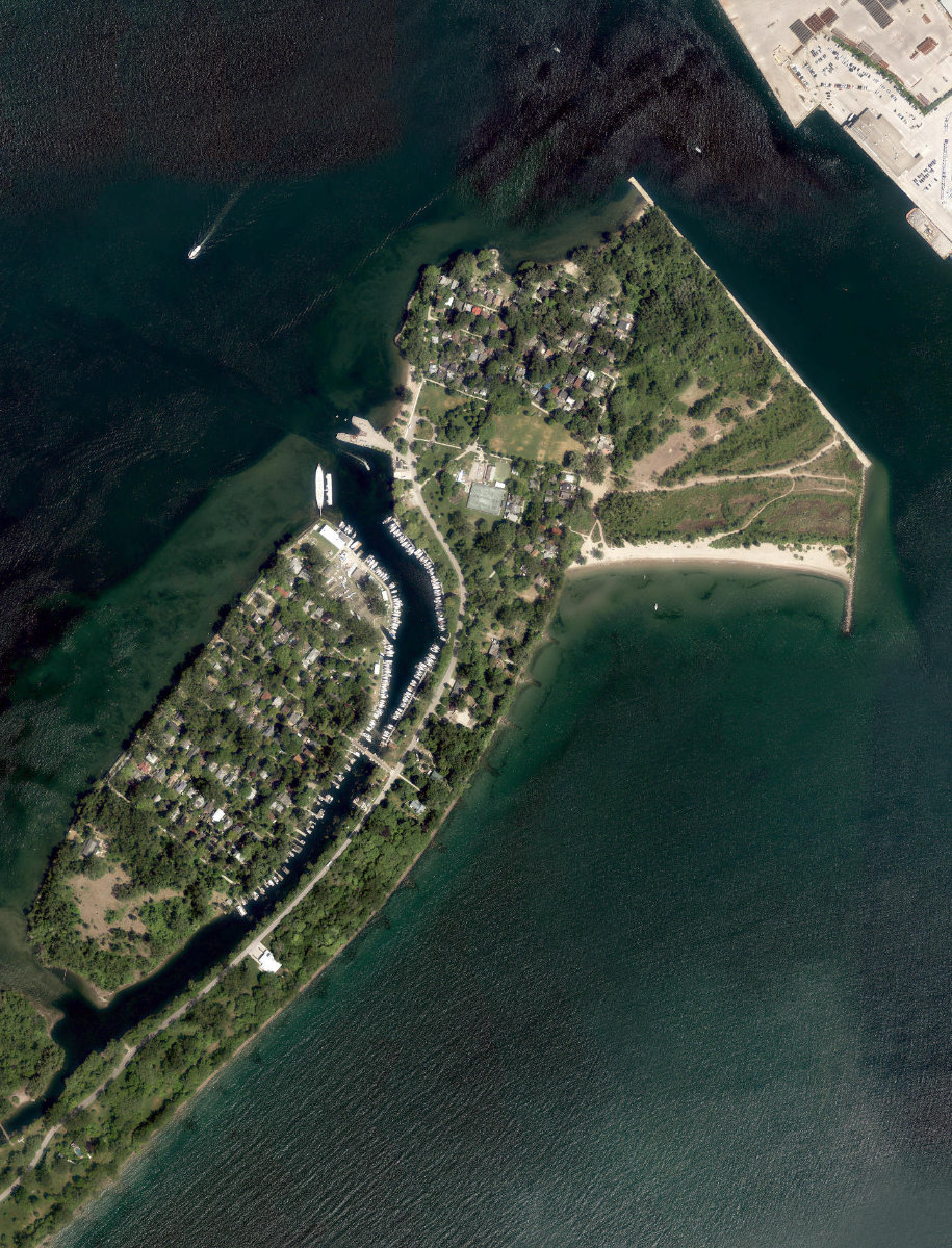 Toronto Islands - Ward'S Island Park — aerial / top-down view