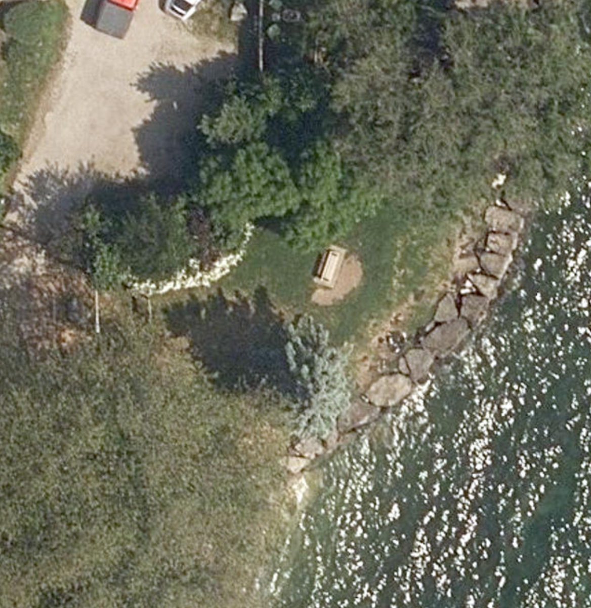 Lake Crescent Road End Parkette — site photograph