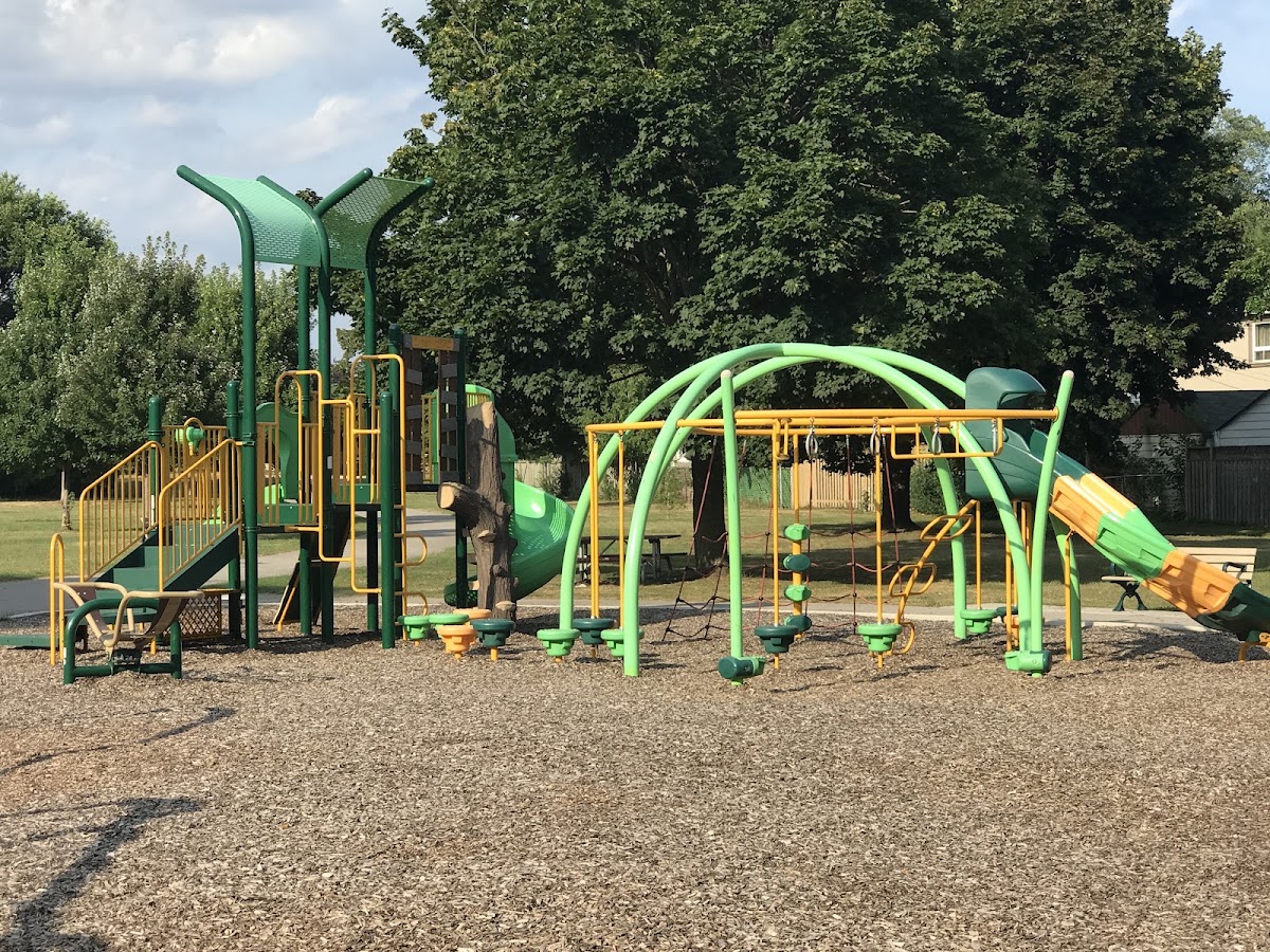 Queensway Park — site photograph