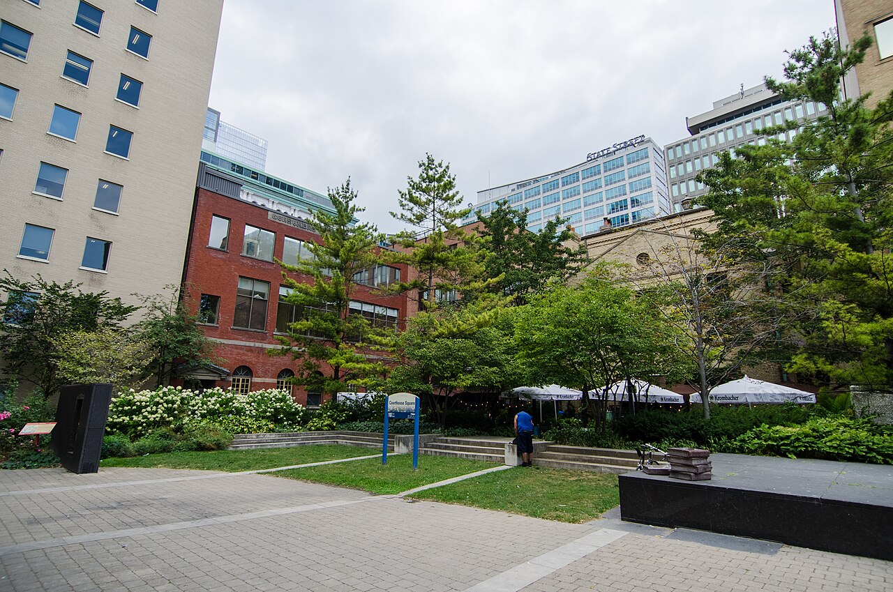 Courthouse Square Park, site photograph