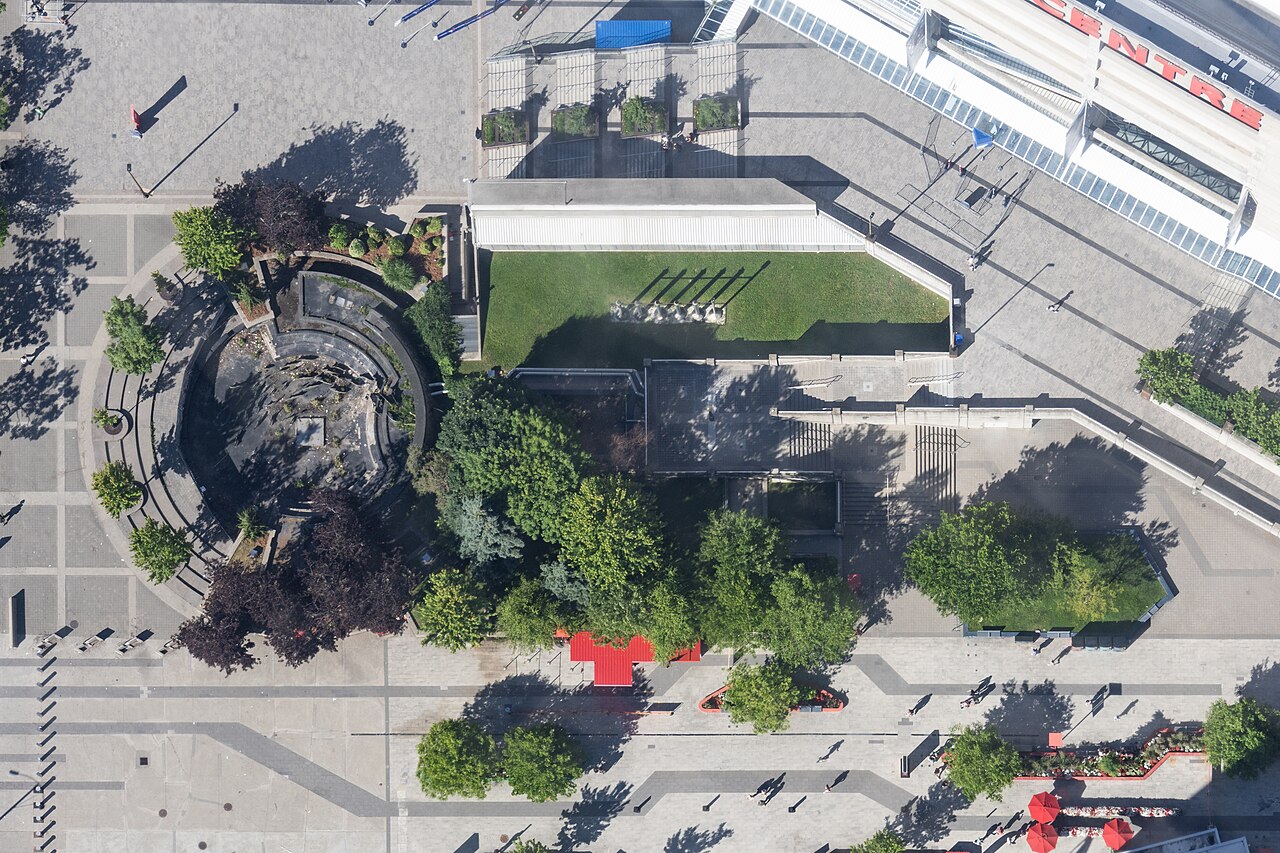 Bobbie Rosenfeld Park, site photograph