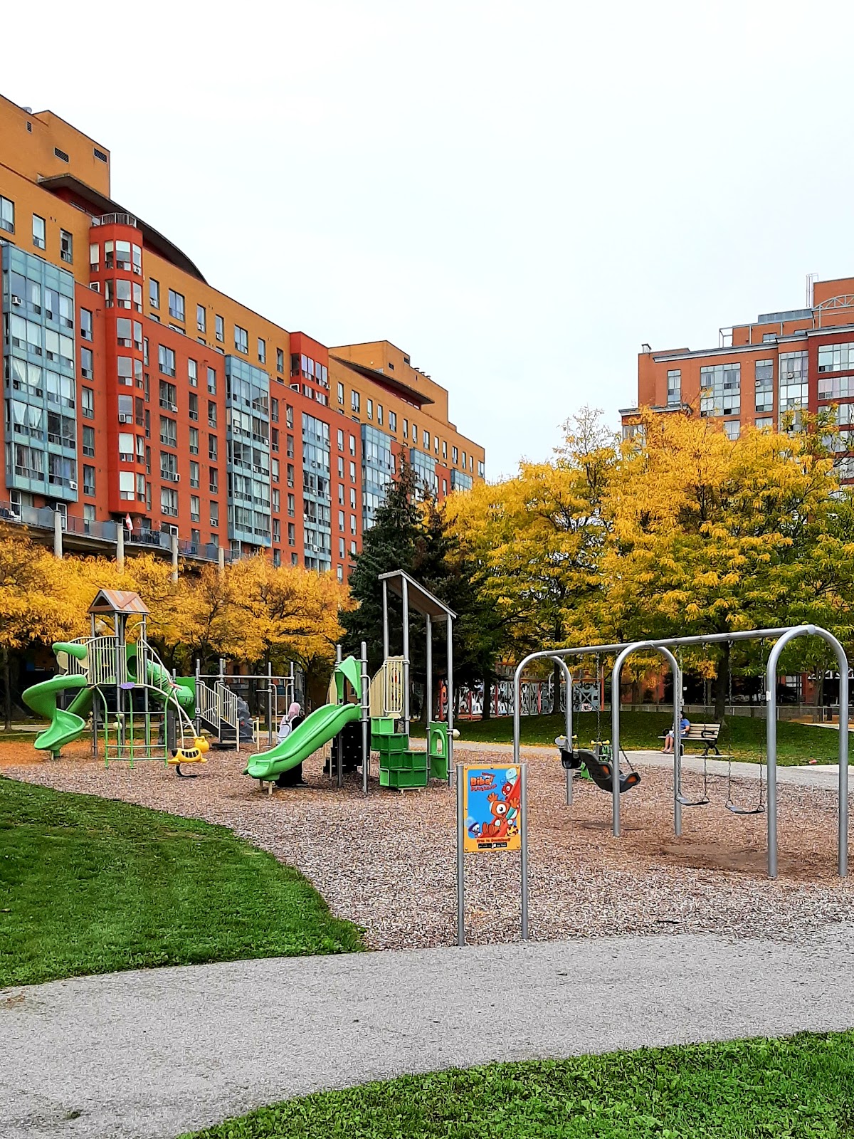 Lakeshore Village Park — site photograph
